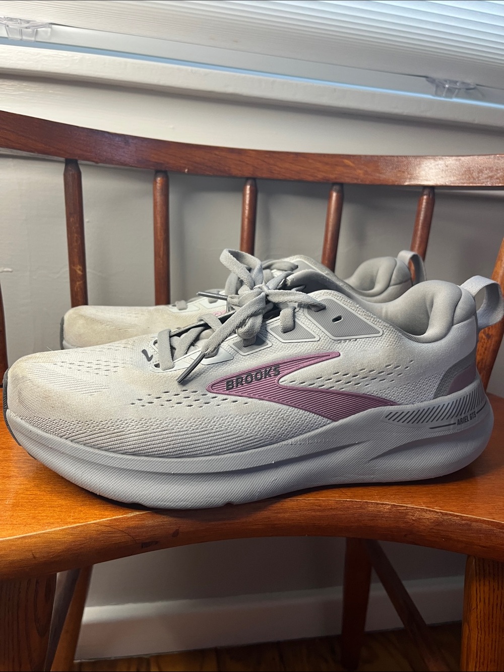Brooks Ariel GTS 26 Running Shoes Womens 10.5 Grey Pink Support Sneakers